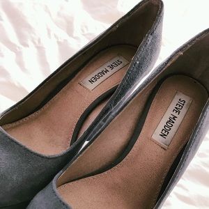 Grey Pumps
